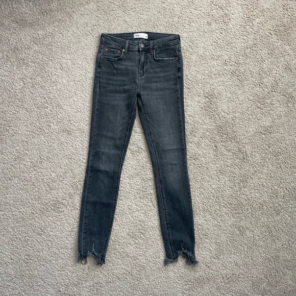 Bundle of Zara Skinny Jeans - Picture 4 of 7
